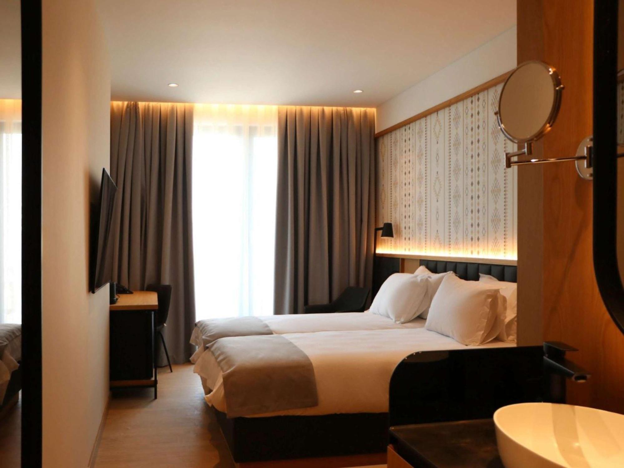 Mercure Prishtina City Prishtine Bagian luar foto