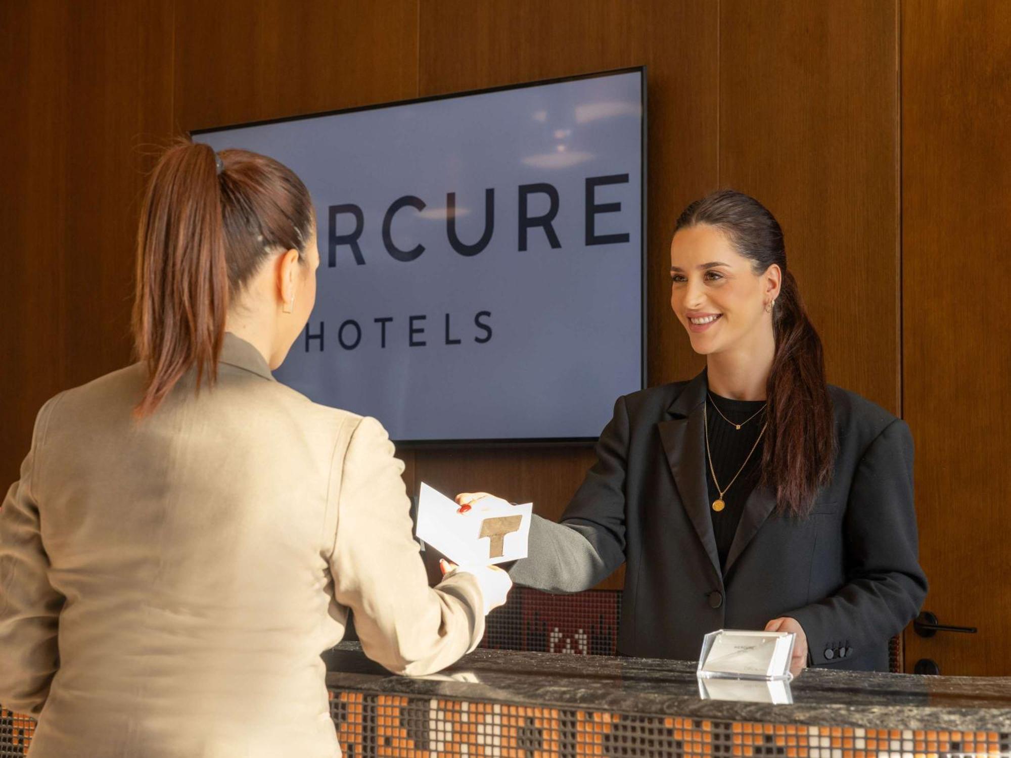 Mercure Prishtina City Prishtine Bagian luar foto