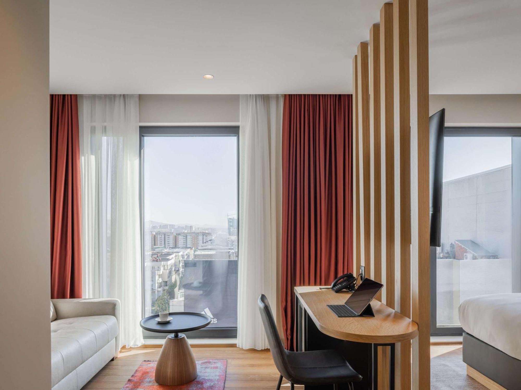Mercure Prishtina City Prishtine Bagian luar foto