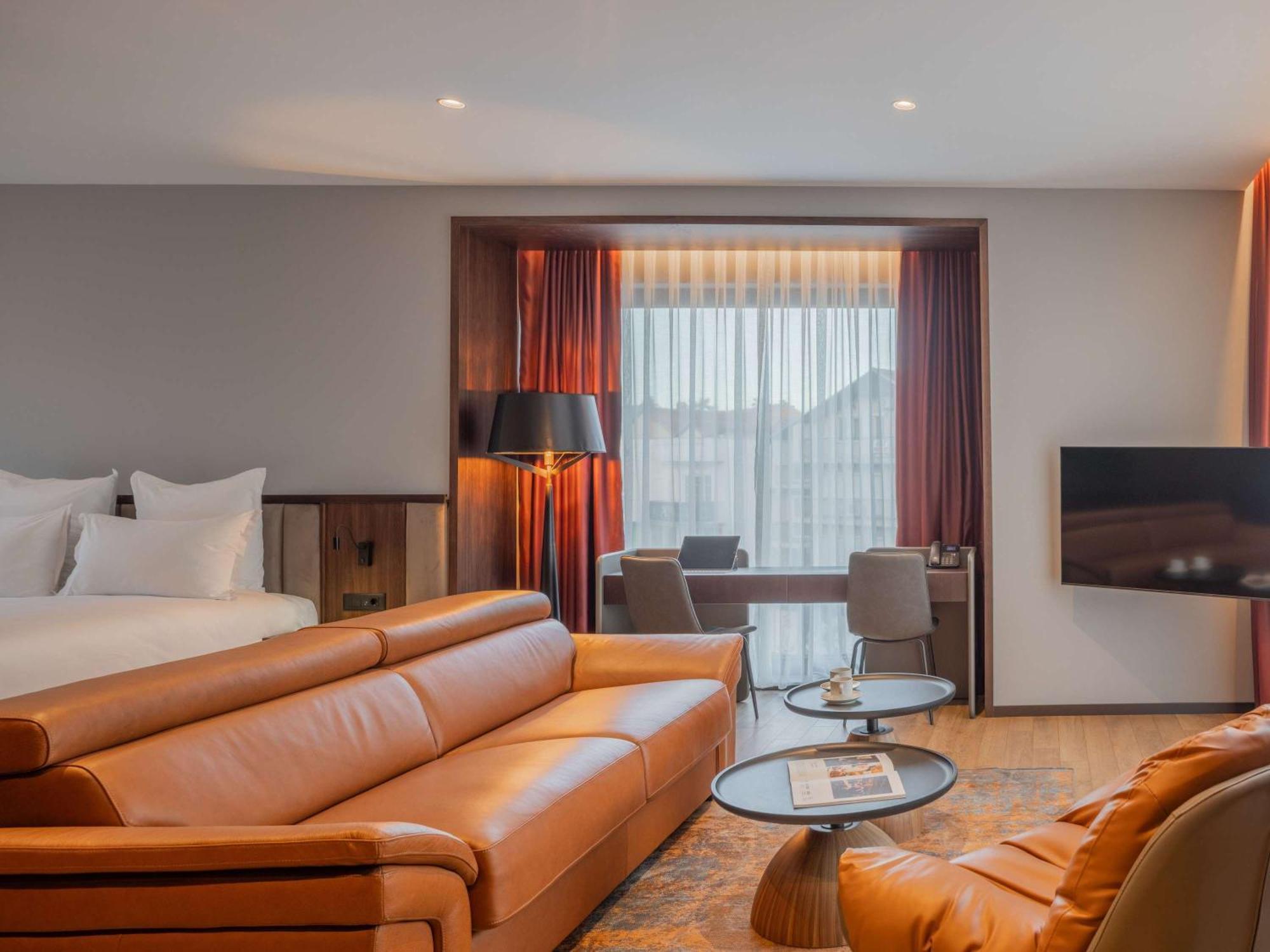 Mercure Prishtina City Prishtine Bagian luar foto