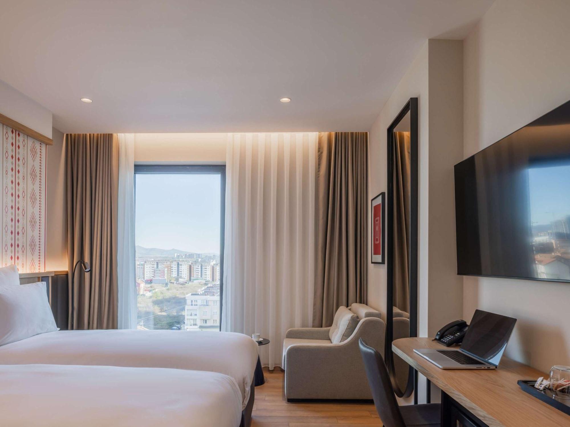 Mercure Prishtina City Prishtine Bagian luar foto
