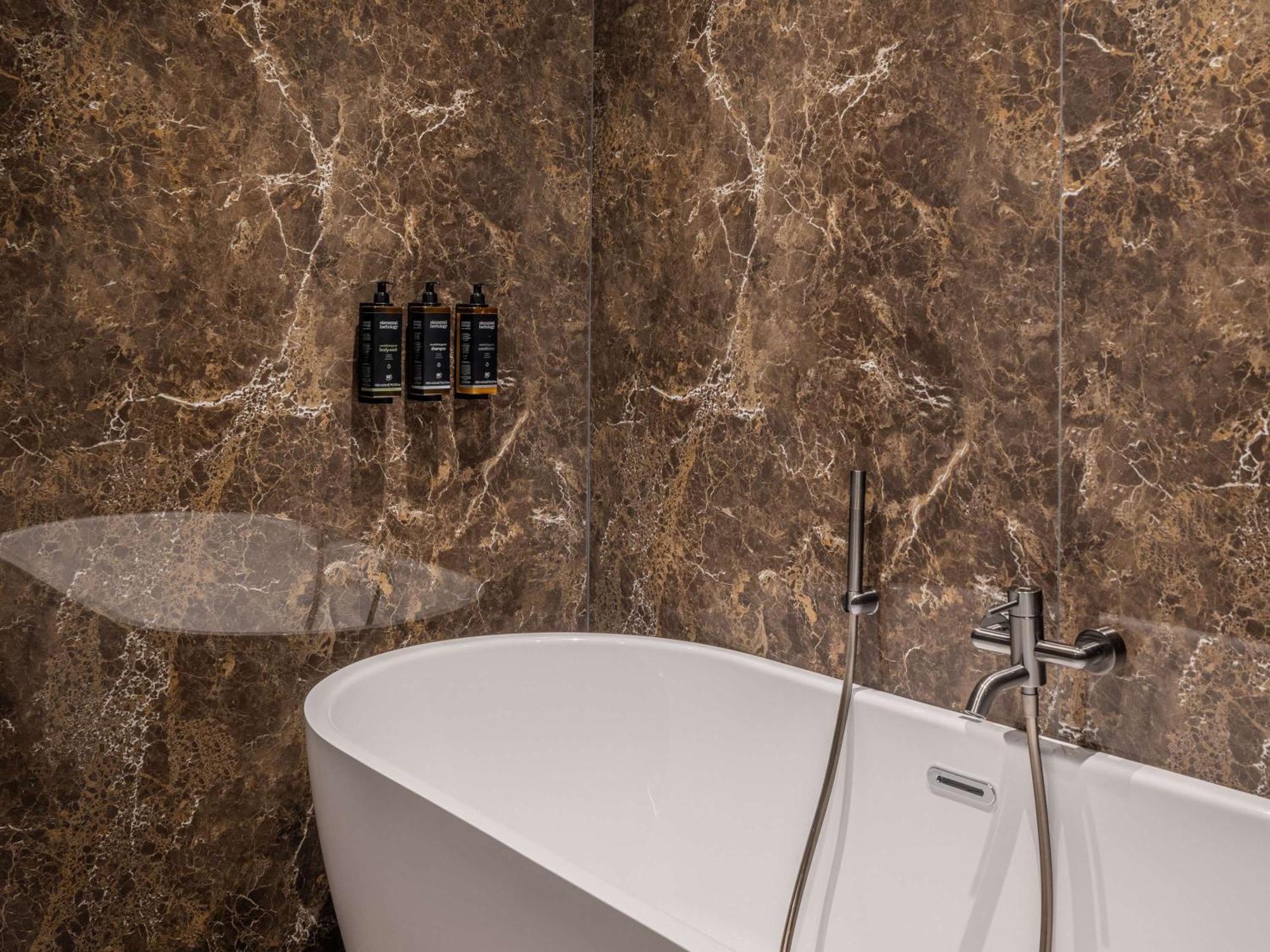 Mercure Prishtina City Prishtine Bagian luar foto