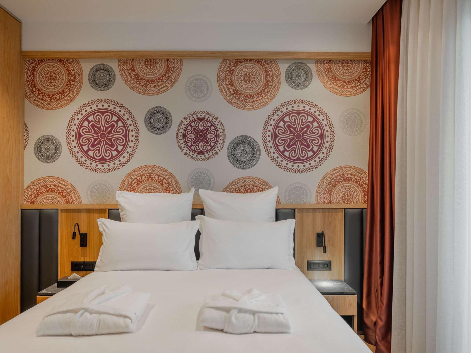 Mercure Prishtina City Prishtine Bagian luar foto