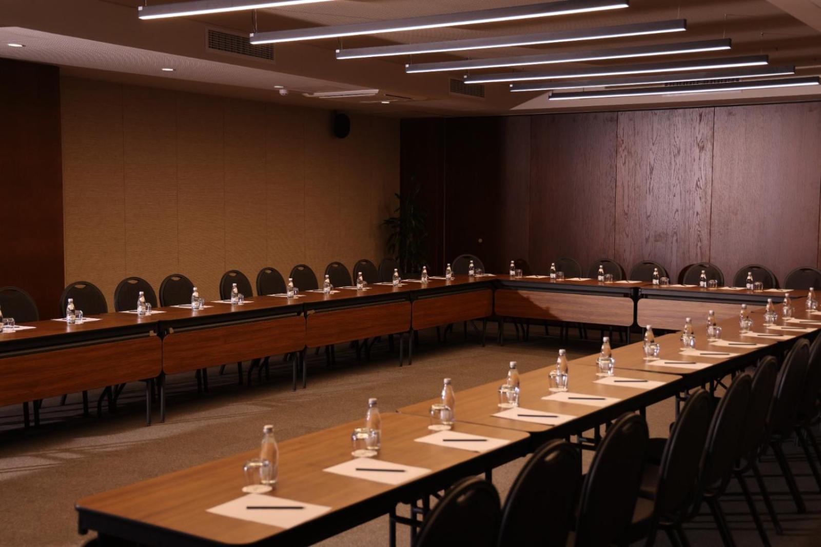 Mercure Prishtina City Prishtine Bagian luar foto