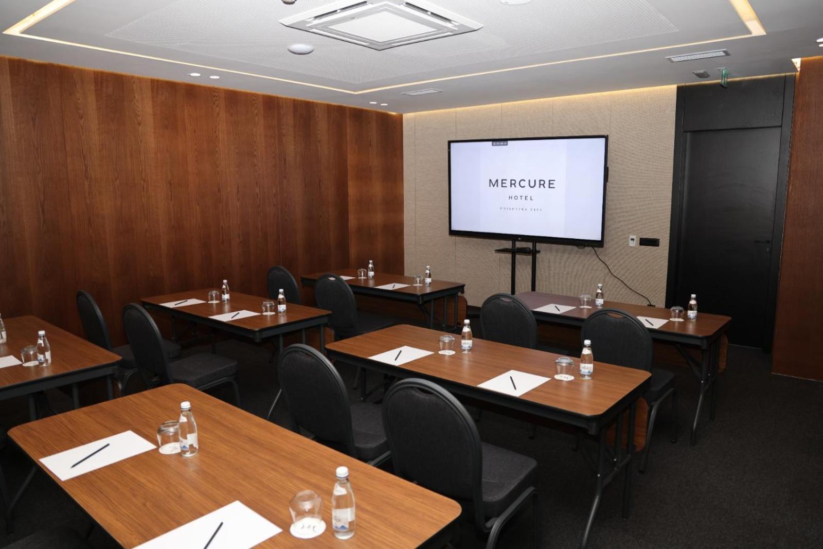 Mercure Prishtina City Prishtine Bagian luar foto